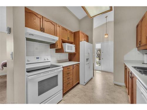 31 Leslie Avenue, Port Dover, ON - Indoor Photo Showing Kitchen With Double Sink