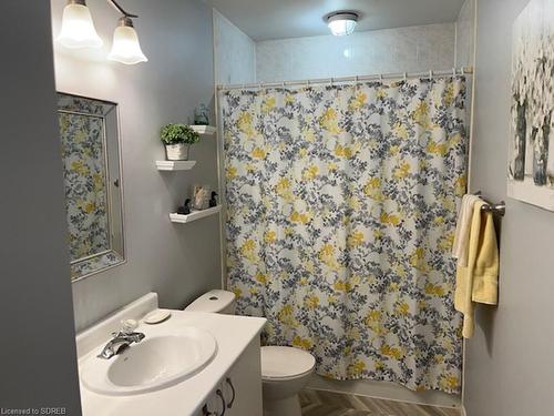 5 Long Point Boulevard, Port Rowan, ON - Indoor Photo Showing Bathroom