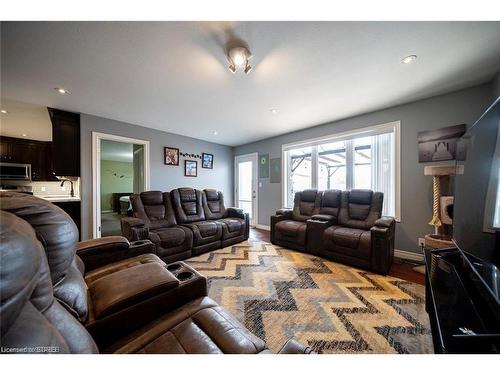30 Tan Avenue Avenue, Waterford, ON - Indoor Photo Showing Living Room