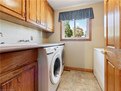 93 East Church Street, Waterford, ON - Indoor Photo Showing Laundry Room