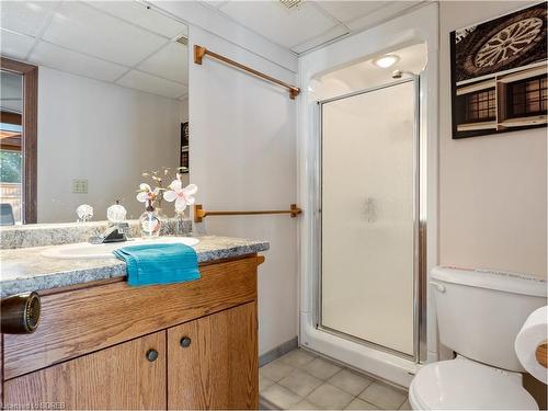 93 East Church Street, Waterford, ON - Indoor Photo Showing Bathroom