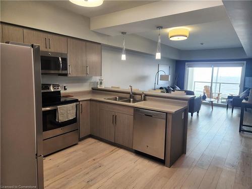 207-12 Erie Boulevard, Port Rowan, ON - Indoor Photo Showing Kitchen With Double Sink