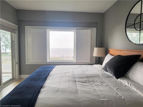 207-12 Erie Boulevard, Port Rowan, ON - Indoor Photo Showing Bedroom