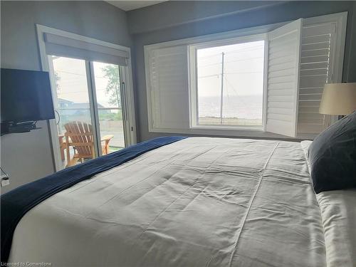 207-12 Erie Boulevard, Port Rowan, ON - Indoor Photo Showing Bedroom