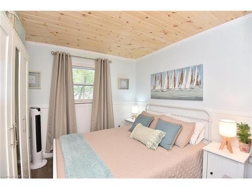289 Lakeshore Road, Selkirk, ON - Indoor Photo Showing Bedroom