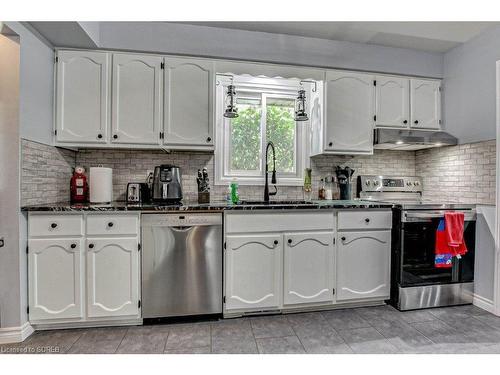 15 Sheridan Boulevard, Simcoe, ON - Indoor Photo Showing Kitchen