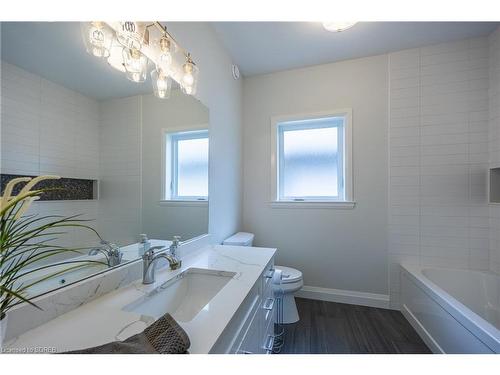 120 Newport Lane, Port Dover, ON - Indoor Photo Showing Bathroom