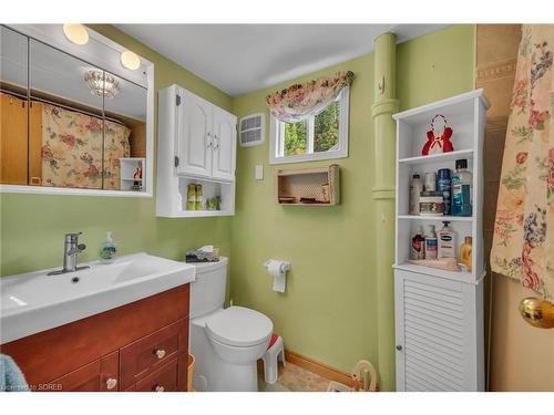 8 Regent Street, Port Dover, ON - Indoor Photo Showing Bathroom
