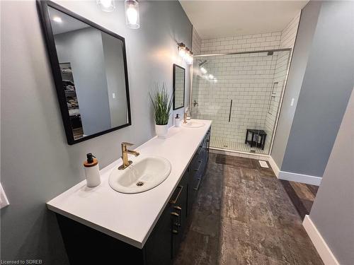 1577 Concession 6 Townsend Road, Waterford, ON - Indoor Photo Showing Bathroom