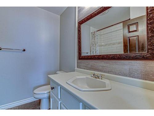 23 St Ladislaus Street, Courtland, ON - Indoor Photo Showing Bathroom