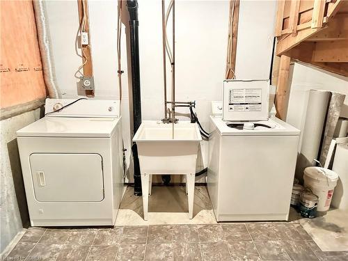 4-380 Quarterline Road, Tillsonburg, ON - Indoor Photo Showing Laundry Room