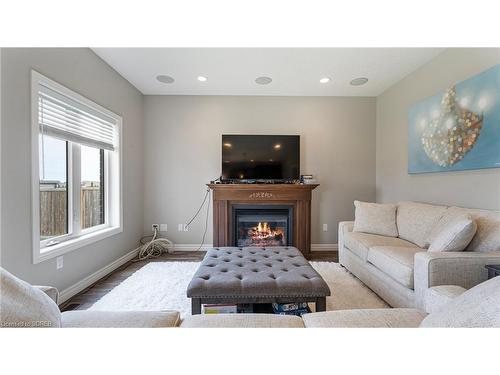 87 Driftwood Drive, Simcoe, ON - Indoor Photo Showing Living Room With Fireplace
