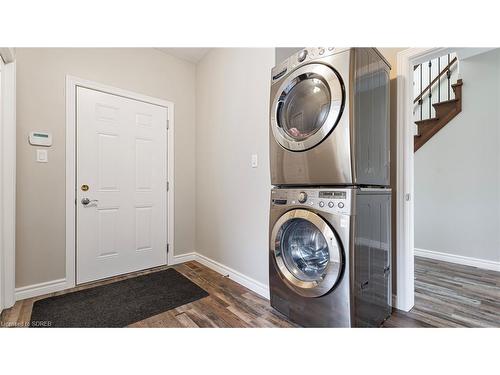 87 Driftwood Drive, Simcoe, ON - Indoor Photo Showing Laundry Room