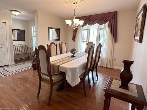18 Coastal Court, Port Dover, ON - Indoor Photo Showing Dining Room