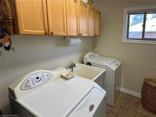 18 Coastal Court, Port Dover, ON - Indoor Photo Showing Laundry Room