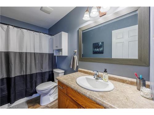 22 Lorraine Avenue, Tillsonburg, ON - Indoor Photo Showing Bathroom