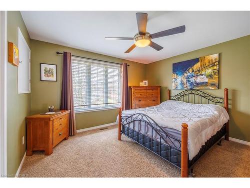 22 Lorraine Avenue, Tillsonburg, ON - Indoor Photo Showing Bedroom