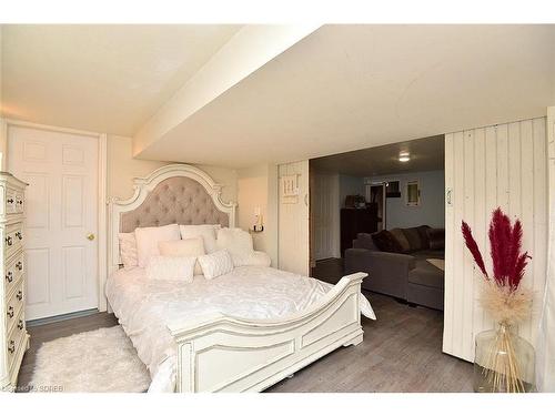 281 Emily Street, Simcoe, ON - Indoor Photo Showing Bedroom