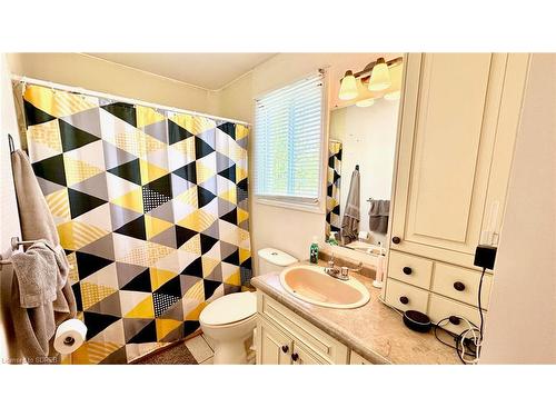 43 Ravine Crescent, Townsend, ON - Indoor Photo Showing Bathroom