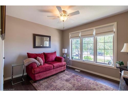 55 Driftwood Drive, Simcoe, ON - Indoor Photo Showing Living Room