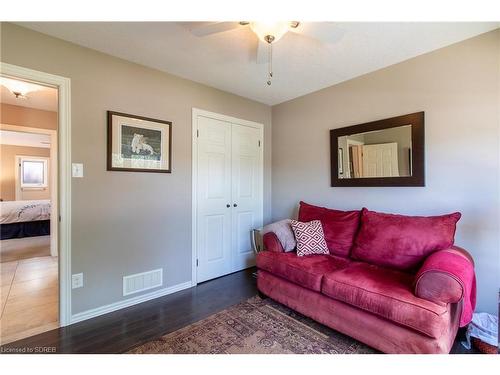 55 Driftwood Drive, Simcoe, ON - Indoor Photo Showing Living Room