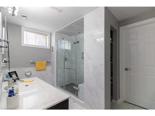 55 Driftwood Drive, Simcoe, ON - Indoor Photo Showing Bathroom