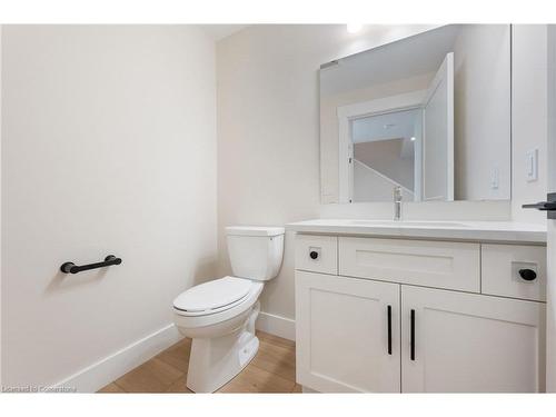 55 Amber Street, Waterford, ON - Indoor Photo Showing Bathroom