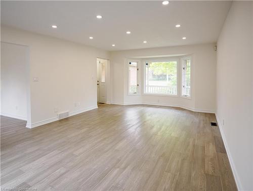 34 Mann Avenue, Simcoe, ON - Indoor Photo Showing Other Room