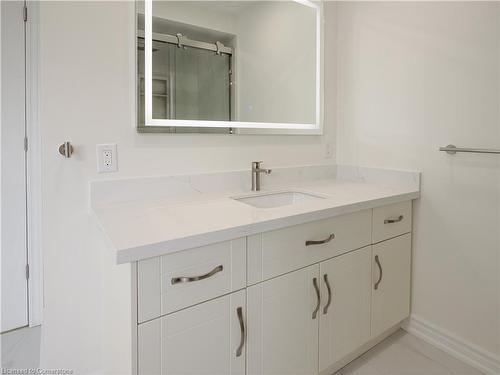 34 Mann Avenue, Simcoe, ON - Indoor Photo Showing Bathroom