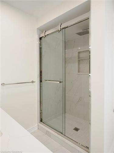 34 Mann Avenue, Simcoe, ON - Indoor Photo Showing Bathroom