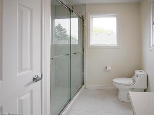 34 Mann Avenue, Simcoe, ON - Indoor Photo Showing Bathroom