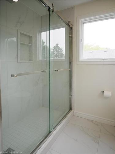 34 Mann Avenue, Simcoe, ON - Indoor Photo Showing Bathroom