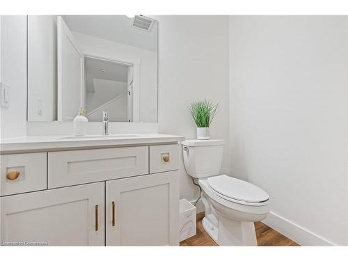 51 Amber Street, Waterford, ON - Indoor Photo Showing Bathroom