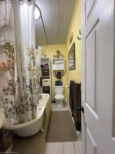 59 & 61 Patterson Street, Simcoe, ON - Indoor Photo Showing Bathroom