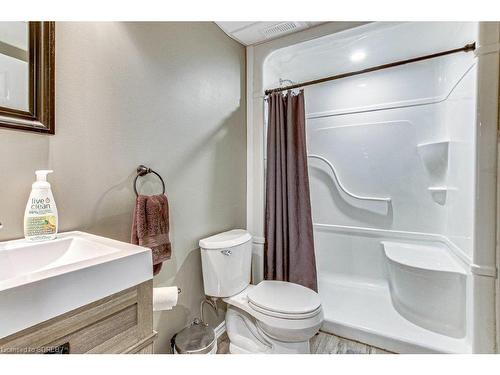 42 Pine Street, Tillsonburg, ON - Indoor Photo Showing Bathroom