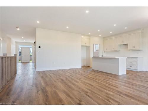 135 Gibbons Street, Waterford, ON - Indoor Photo Showing Kitchen