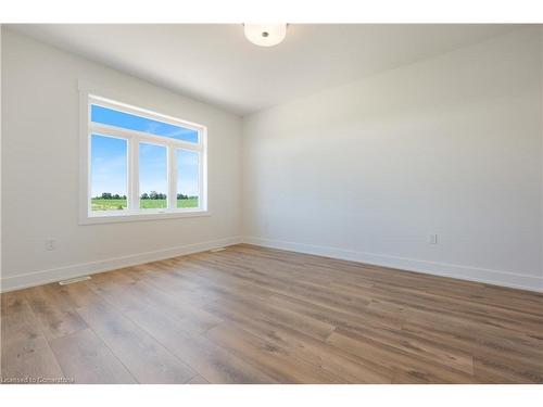 135 Gibbons Street, Waterford, ON - Indoor Photo Showing Other Room