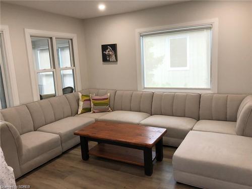 219 Cedar Drive, Turkey Point, ON - Indoor Photo Showing Living Room