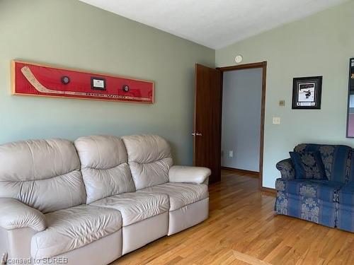 26 Thomson Road, Simcoe, ON - Indoor Photo Showing Living Room