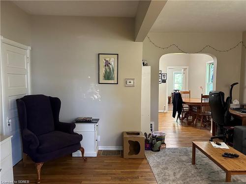 197 Norfolk Street S, Simcoe, ON - Indoor Photo Showing Living Room