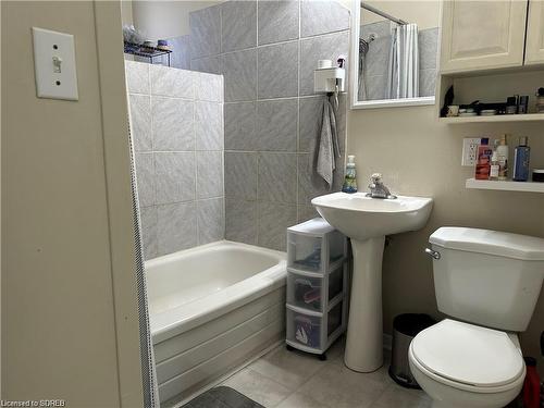 197 Norfolk Street S, Simcoe, ON - Indoor Photo Showing Bathroom