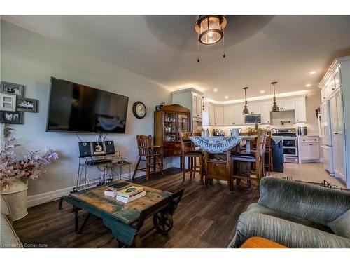 164528 Kellett Road, Tillsonburg, ON - Indoor Photo Showing Living Room