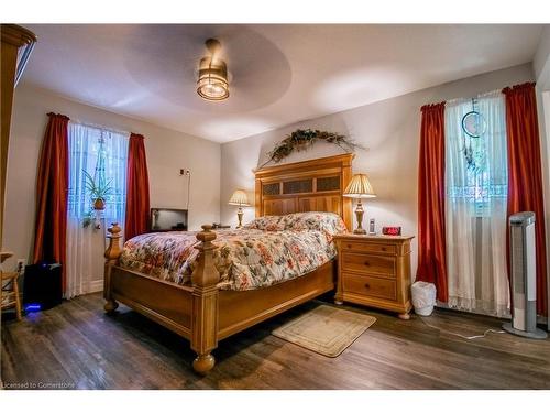 164528 Kellett Road, Tillsonburg, ON - Indoor Photo Showing Bedroom