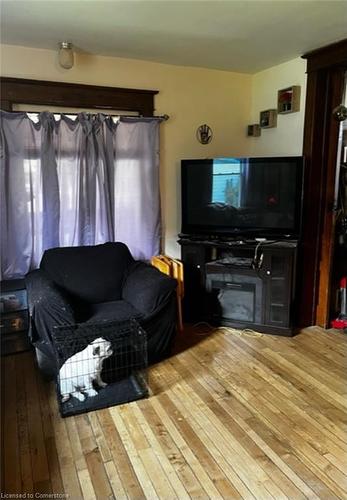 1159 Bay Street, Port Rowan, ON - Indoor Photo Showing Living Room