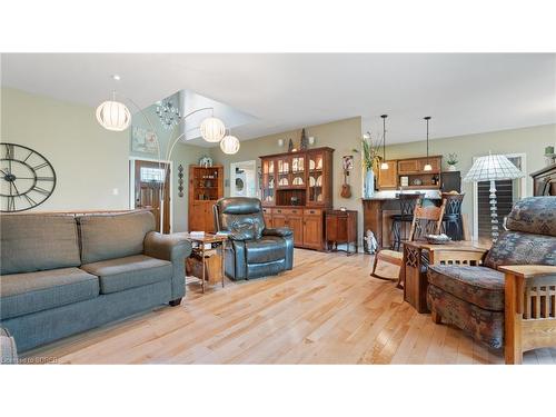 147 Wilson Drive, Simcoe, ON - Indoor Photo Showing Living Room