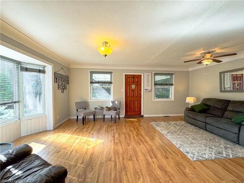 1191 Windham Road 12, Simcoe, ON - Indoor Photo Showing Living Room