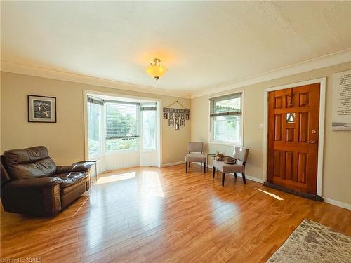 1191 Windham Road 12, Simcoe, ON - Indoor Photo Showing Living Room