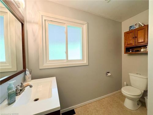 1191 Windham Road 12, Simcoe, ON - Indoor Photo Showing Bathroom