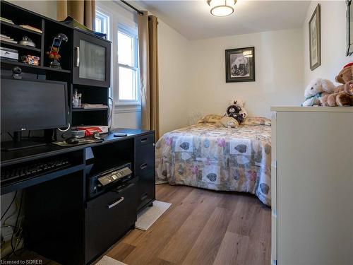 210 Chapman Street W, Port Dover, ON - Indoor Photo Showing Bedroom