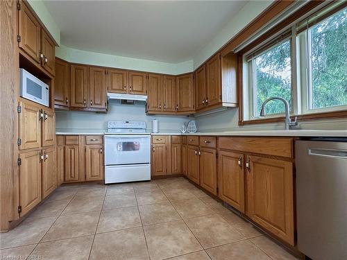 16 Dean Street, Port Dover, ON - Indoor Photo Showing Kitchen